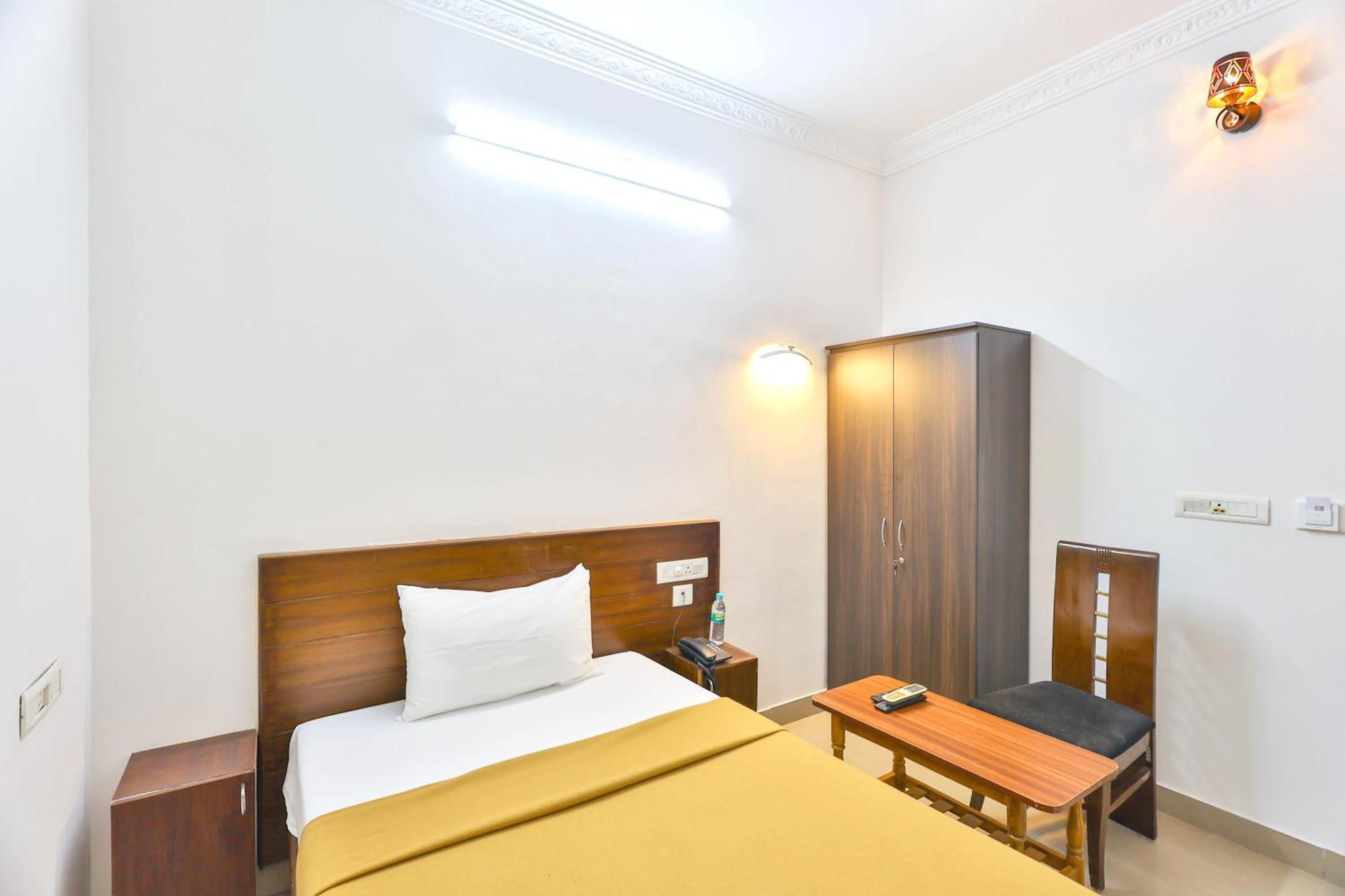 Hotel Golden Bliss Puduččéri Exteriér fotografie